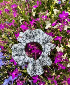 Scrunchie/gehäkelt/grau