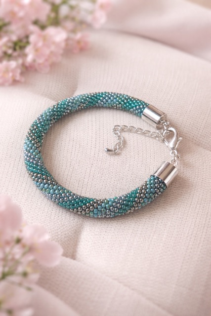 perlen-haekelarmband-tuerkis-silber-handgemacht