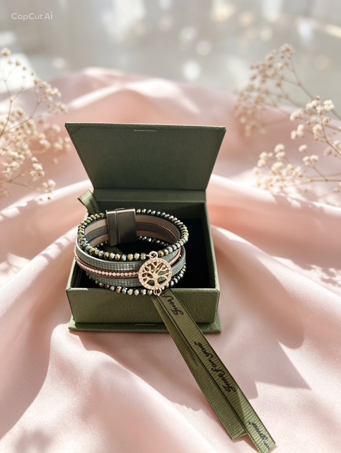 Boho-Wickelarmband in Smaragdgrün mit Magnetverschluss – Bild 2